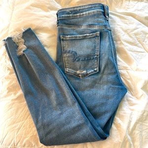 AE High-Rise Super Stretch Jeggings Distressed